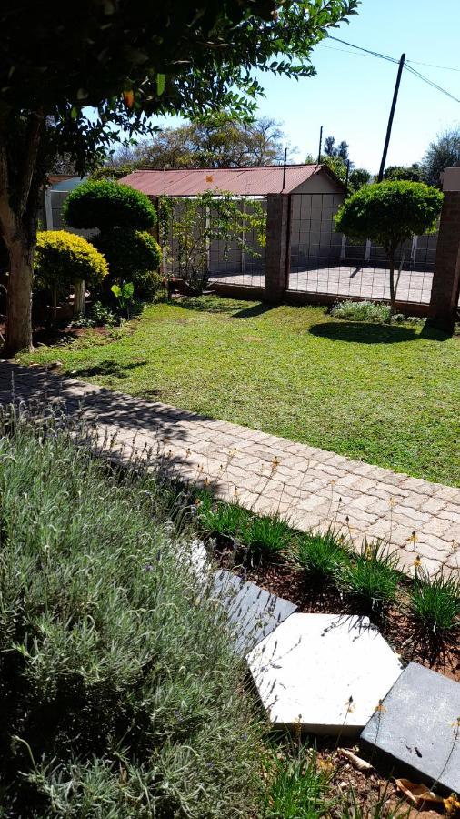 Travel North Guesthouse Τσουμέμπ Εξωτερικό φωτογραφία
